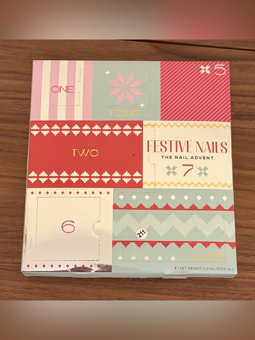 Festive Nails 7-Day Advent Calendar Press-On Nails & Holiday Nail Art Set